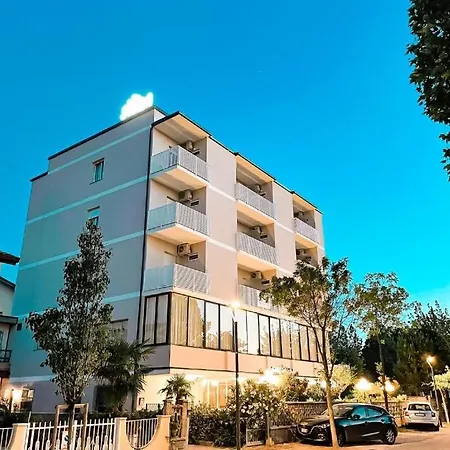 Sara Hotel 3*