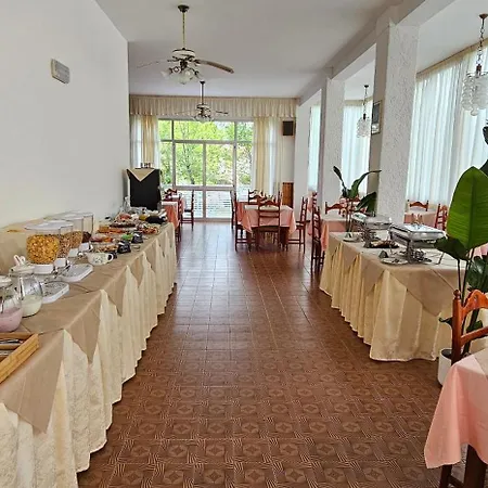 Hotel Sara 3*
