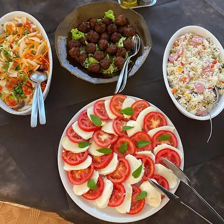 Hotel Sara 3*