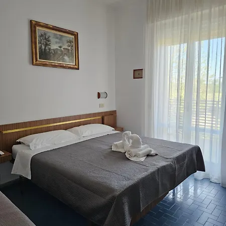 Hotel Sara 3*